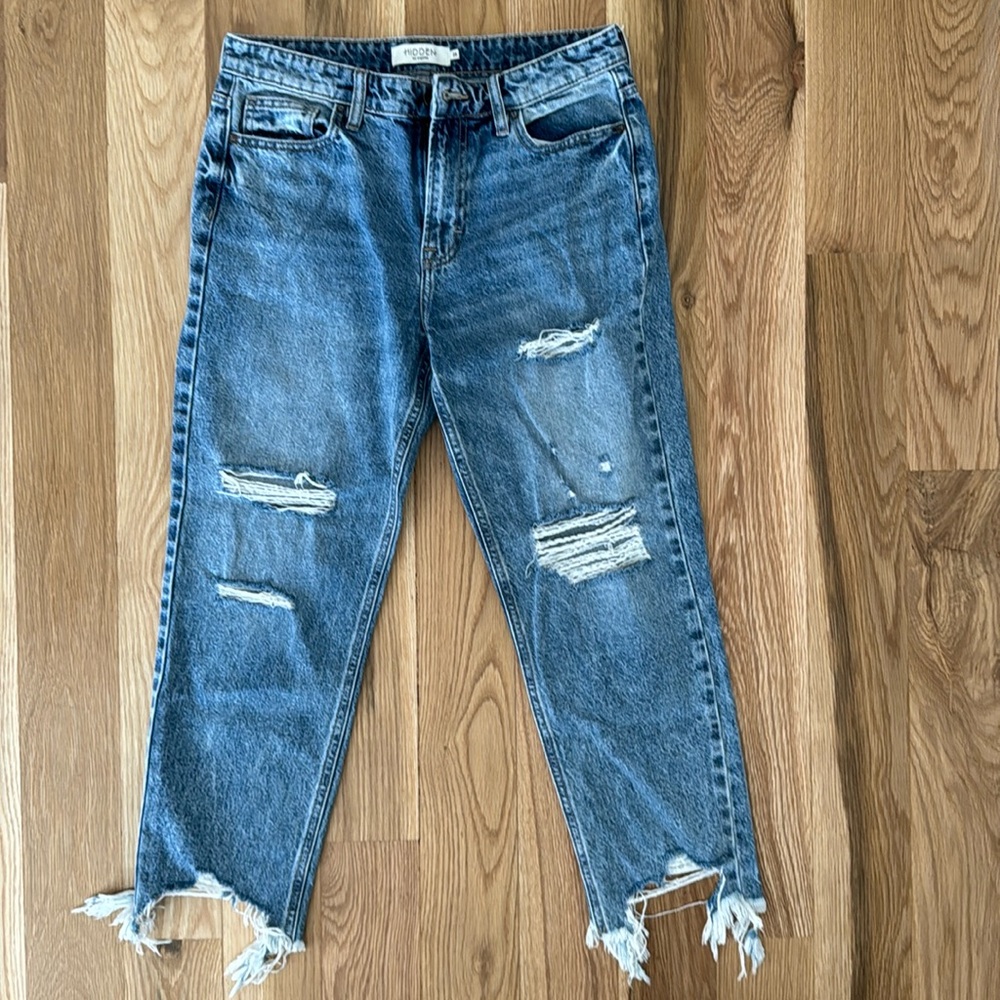 Hidden - medium wash distressed jeans